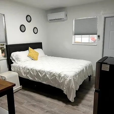 Nice And Cozy Guest House Miami Exterior photo